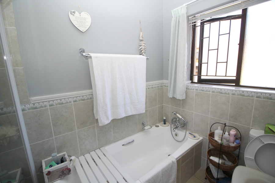 3 Bedroom Property for Sale in Island View Western Cape